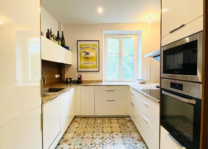 Stanislas Apartment, 8 People, Private Parking * Colmar